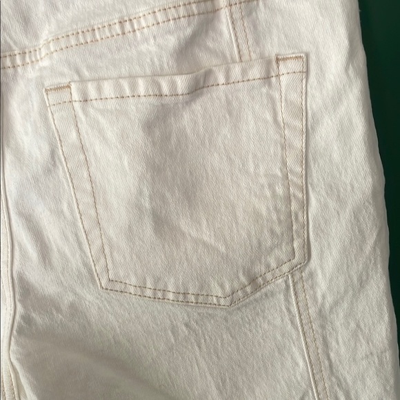 Frye Women's 8 Cream Contrast Stitched Jean Shorts High-rise Grommet Belt - Picture 6 of 6